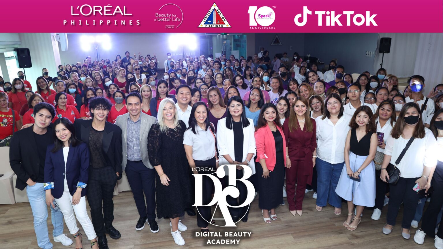 The L'Oreal Digital Beauty Academy Offers All Sorts of Training When