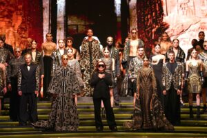 Michael Cinco with models 2