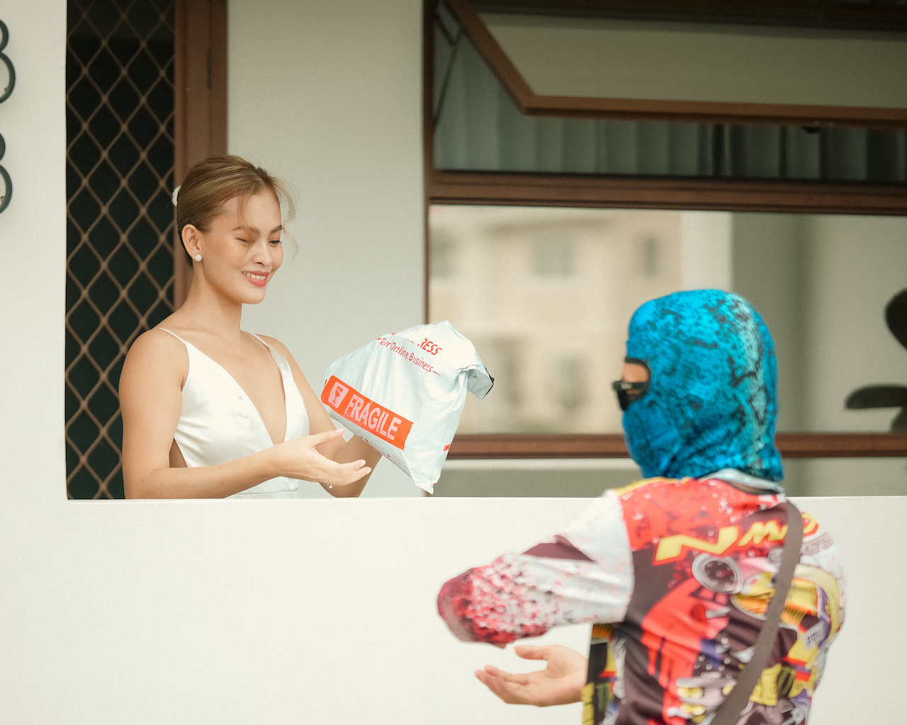 LOOK: Instagram Husband Photographs Wife in Wedding Dress Doing Chores 3 Instagram Husband Photographs Wife in Wedding Dress Doing Chores Instagram Husband Photographs Wife in Wedding Dress Doing Chores