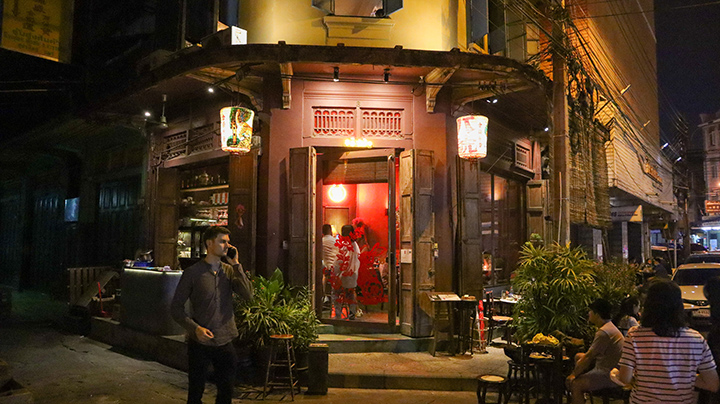 10 Fun Things to Do in Bangkok As a Tourist 4 (c) WIM in Thailand | Welcome to Yaowarat Road, the Chinatown of Bangkok