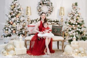 LOOK: Jessy Mendiola and Luis Manzano Share Beautiful Christmas Family Photos 4 Jessy Mendiola and Luis Manzano christmas family shoot
