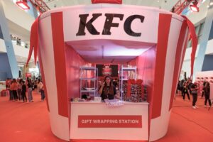 KFC Kentucky Town Christmas Gift Wrapping Station Large