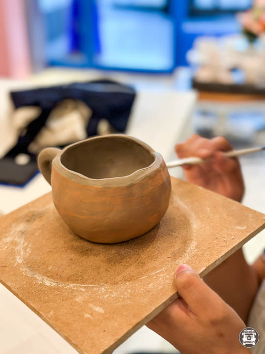 LOOK Experience a Therapeutic Private Pottery at Laro