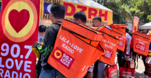Lalamove Riders Enjoy Freebies and Discounts at This Drive-Thru Event 3 Lalamove x Love Radio