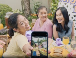 Sweet Surprise groufie goldilocks