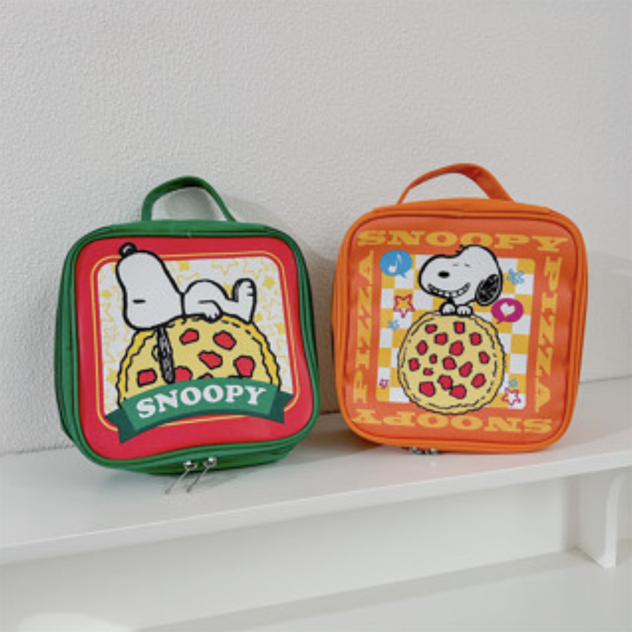 14 Gifts Under ₱500 for People Who Love Snoopy 1 snoopy cosmetics bag
