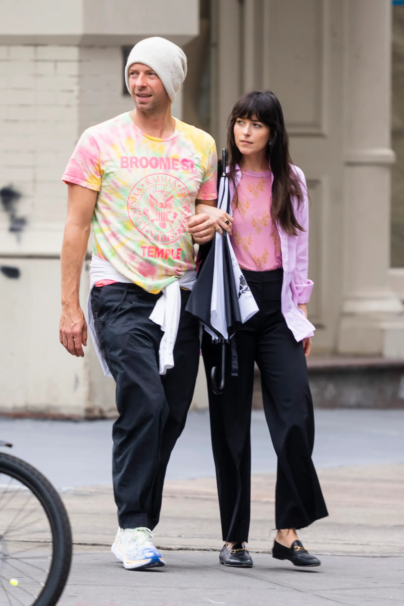 Did Dakota Johnson and Chris Martin Break Up? Dakota’s Rep Responds 1 chris-martin-dakota-johnson the image direct