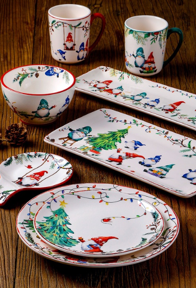 LOOK: Christmas Decorations You Need in Your Home ASAP 3 christmas tree plate set shopee