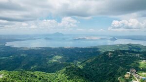 Taal Volcano Continues to Erupt—PHIVOLCS 1 karlo king 2b2Fx5lAxYY unsplash