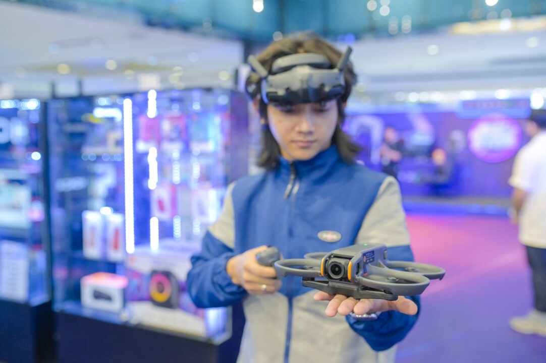 Awesome Tech Gifts for Men and Women 1 Tech Gifts for Men and Women Drone Cyberzone