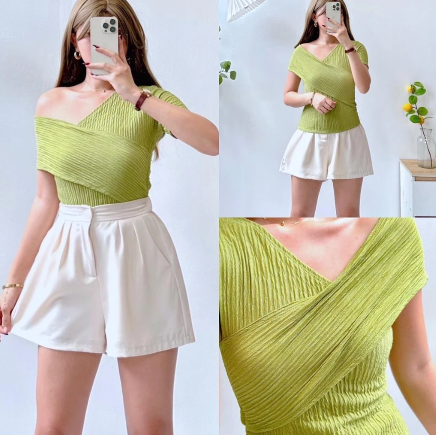 Christmas Outfit Ideas for Women to Look Festive and Fabulous This Holiday Season 6 Christmas outfits ideas
