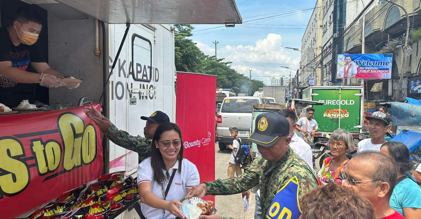 Bounty Cares Empowers Communities Through Heartwarming Programs 3 Bounty Cares Foundation, Inc., together with Alagang Kapatid Foundation and Chooks-To-Go, extending a helping hand to the fire-stricken families in Tondo, Manila, providing much-needed relief and support during this difficult time