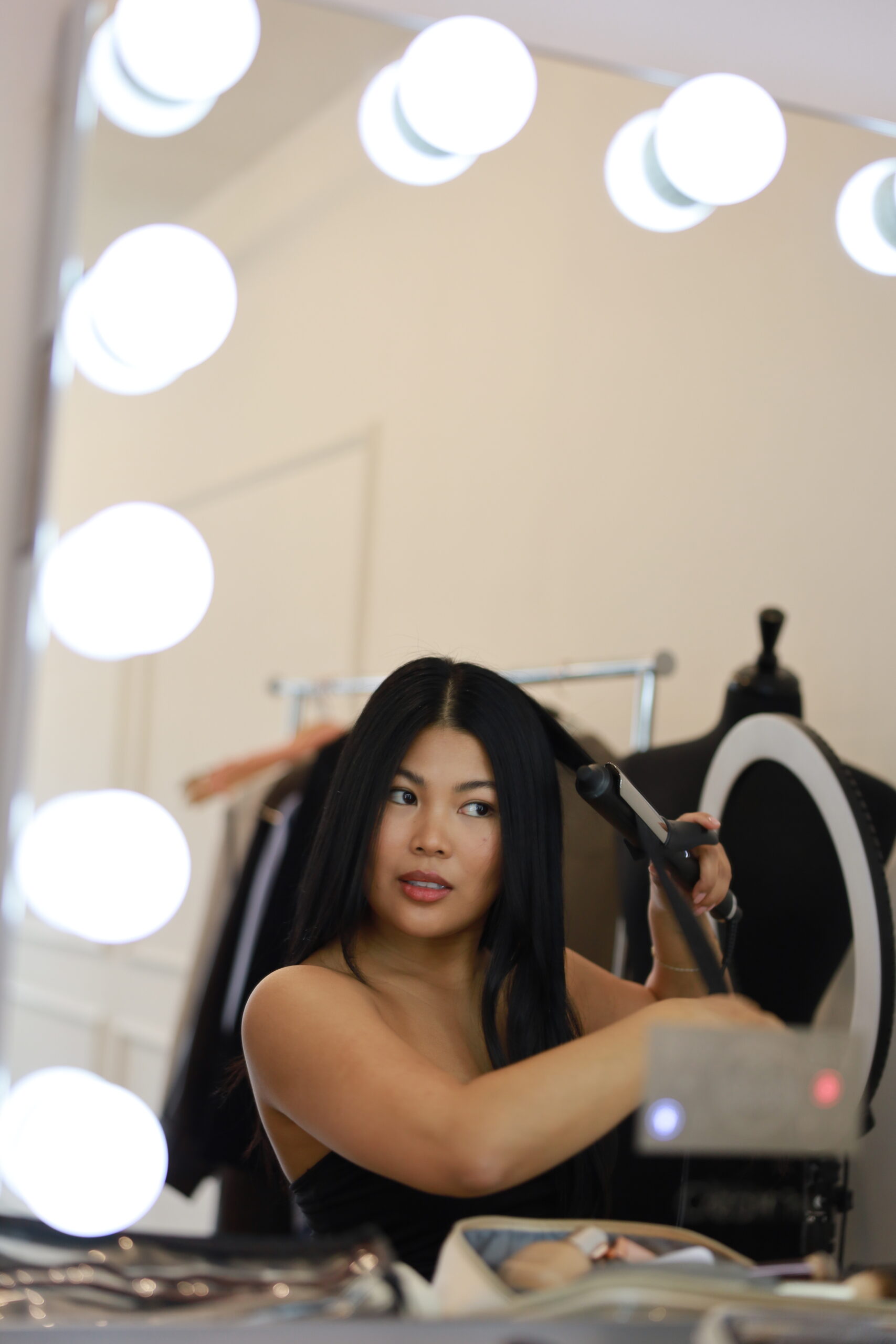 Did You Know NIKI's Hairstylist Is Filipina? Get to Know Athena Alberto 4 NIKI hairstylist Athena Alberto