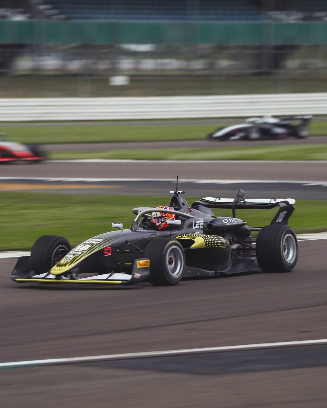 bianca bustamante elite motorsport gb3 2025