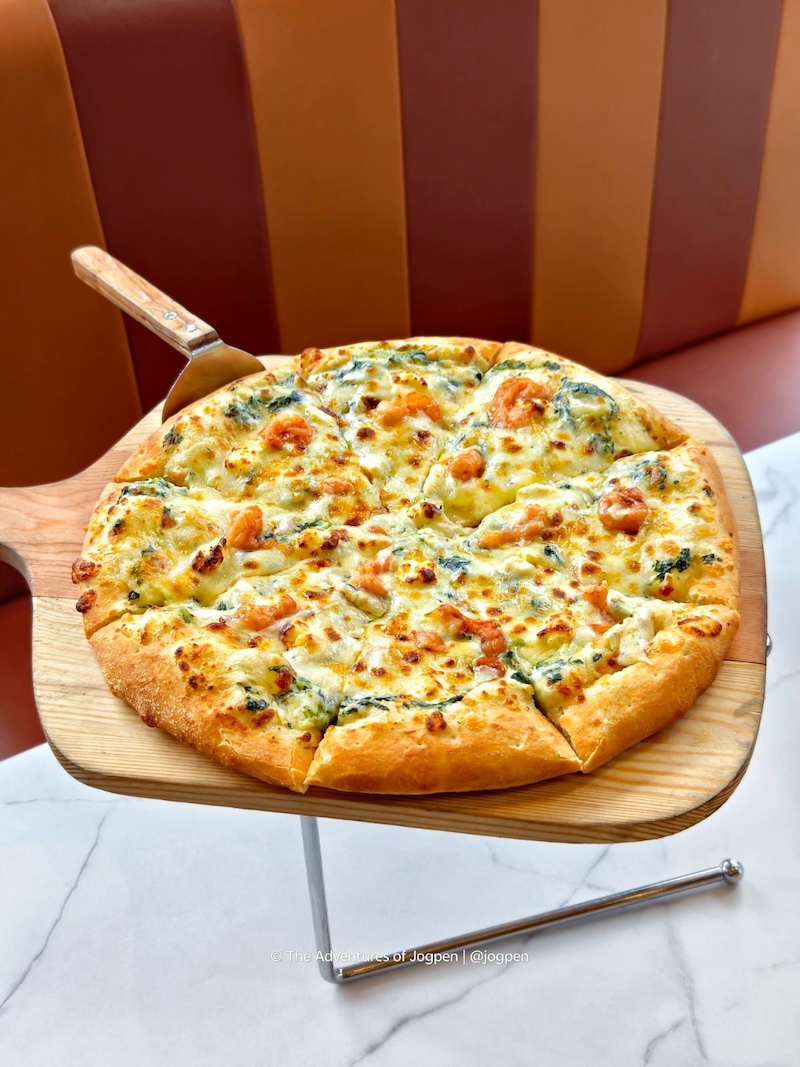 That Creamy Goodness You Love Just Got an Upgrade: Rediscover Shakey’s Creammmy Spinach Pizza