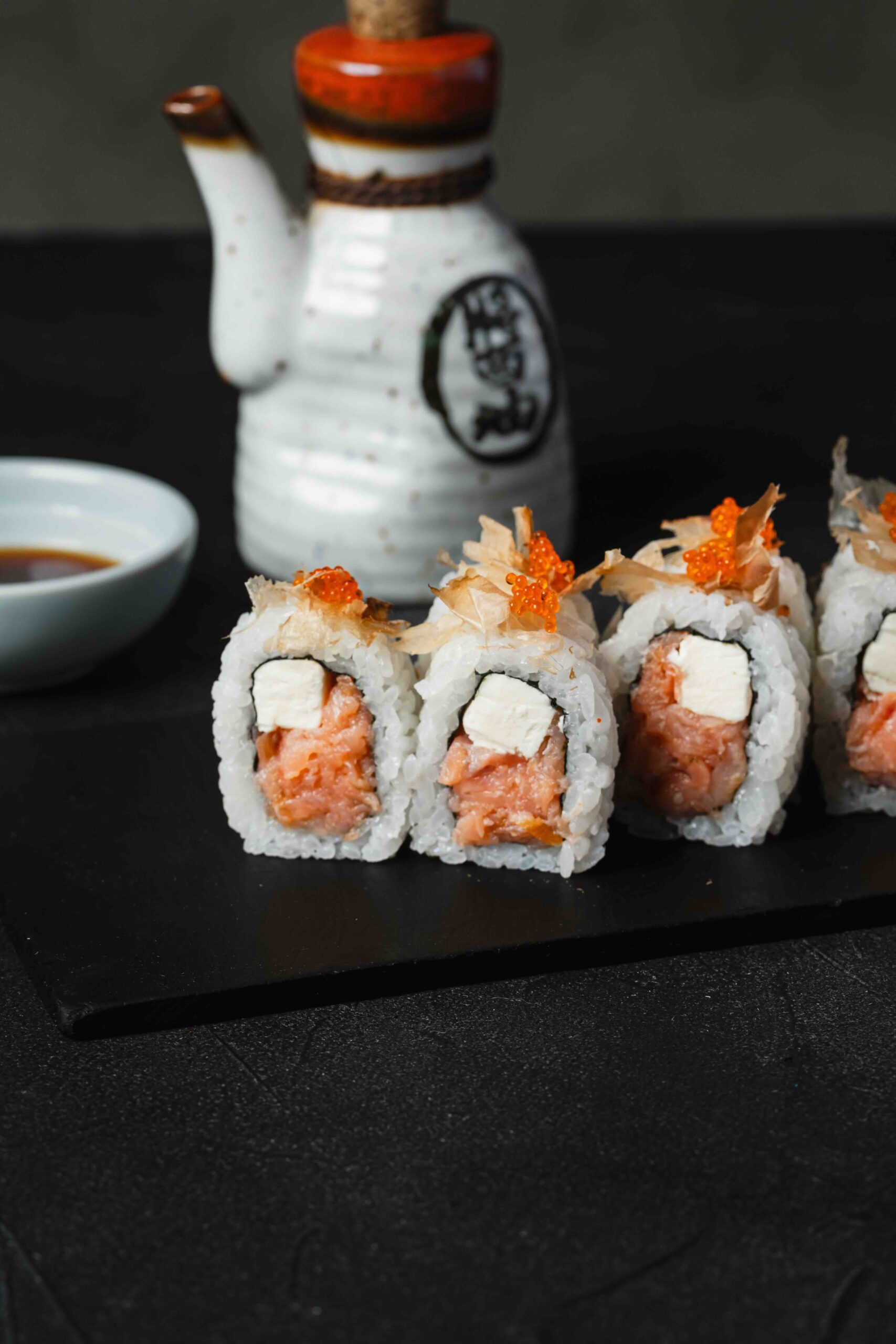 Smoked Salmon Roll at Nikkei Robata, Newport Mall (Photo: Newport World Resorts)