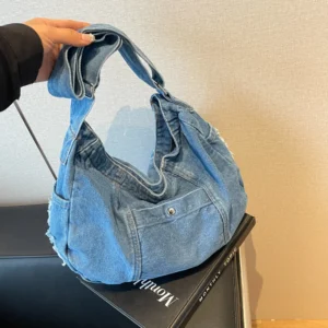 LOOK: These ₱300 Shoulder Bags Are Affordable Gifts Worth Wrapping 3 affordable shoulder bag online