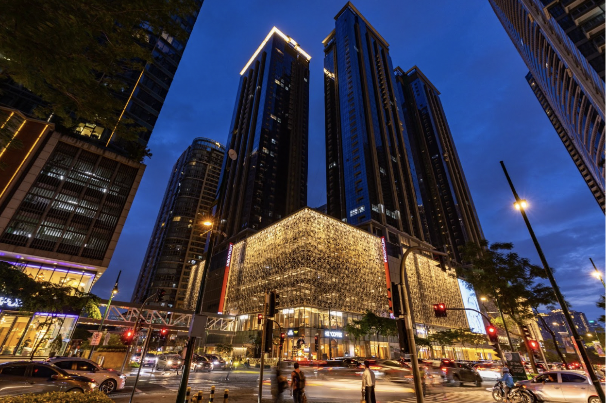 MITSUKOSHI BGC and The Seasons Residences