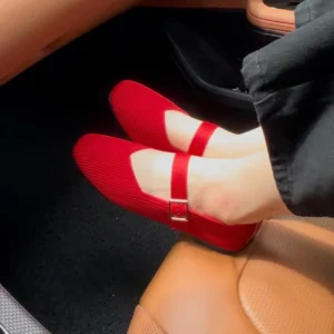 Everyone’s Obsessed With Red Flats, and Here’s Why You Should Get One Too 2 red flats style staple