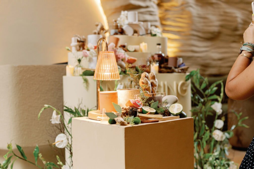 ming sing a stroll in the orchard candle