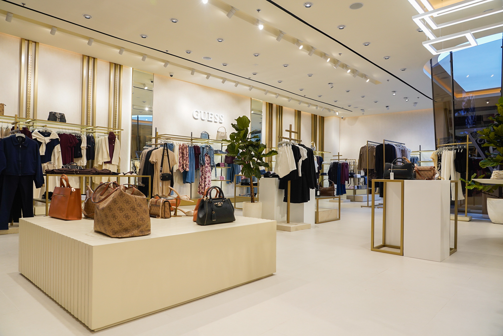 guess sm mall of asia 