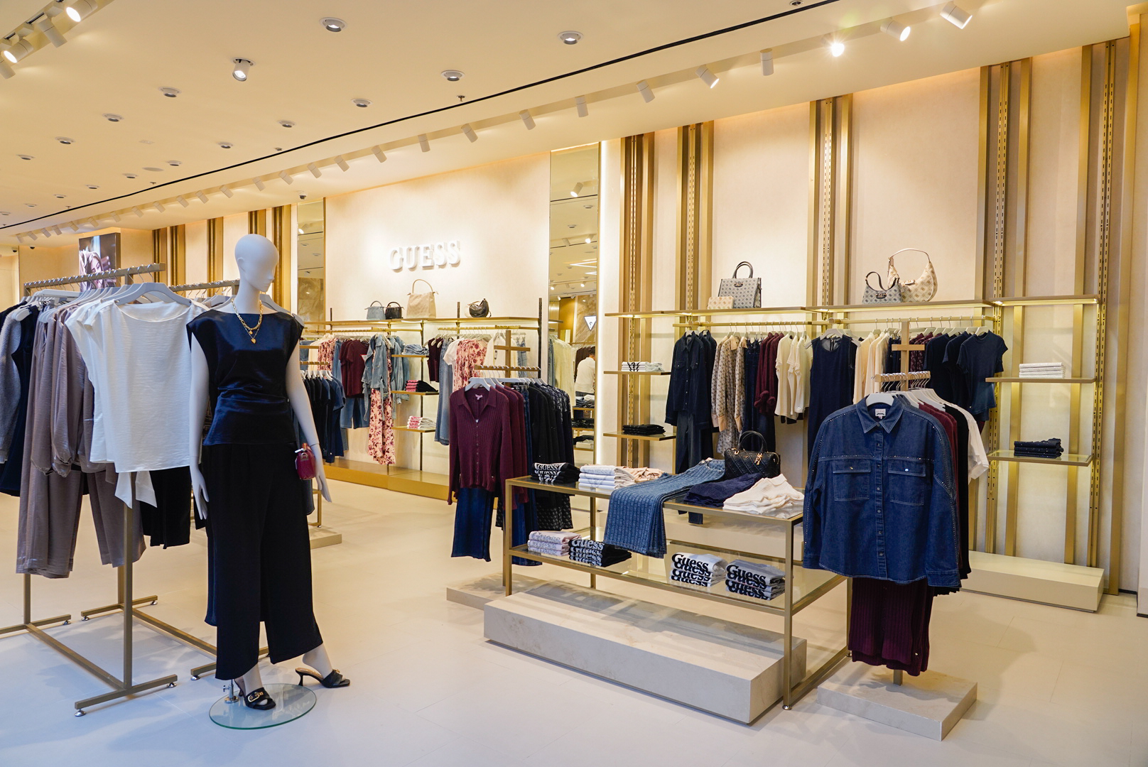 guess sm mall of asia 