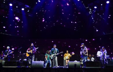 Rico Blanco and BenBen deliver a historic first time collaboration bringing the crowd to their feet with an emotional all the feels performance. Watsons Playlist 4 Large