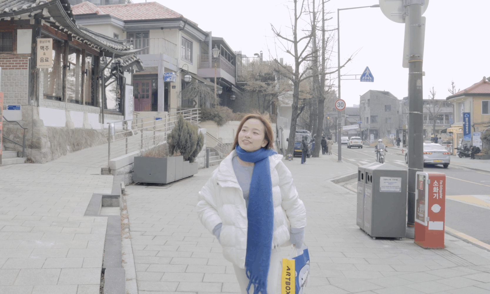 Going to Korea for the Holidays? Check Out These Underrated Spots for Worth-It Experiences 6 Seoul Samcheong Cultural Street e1766714137811