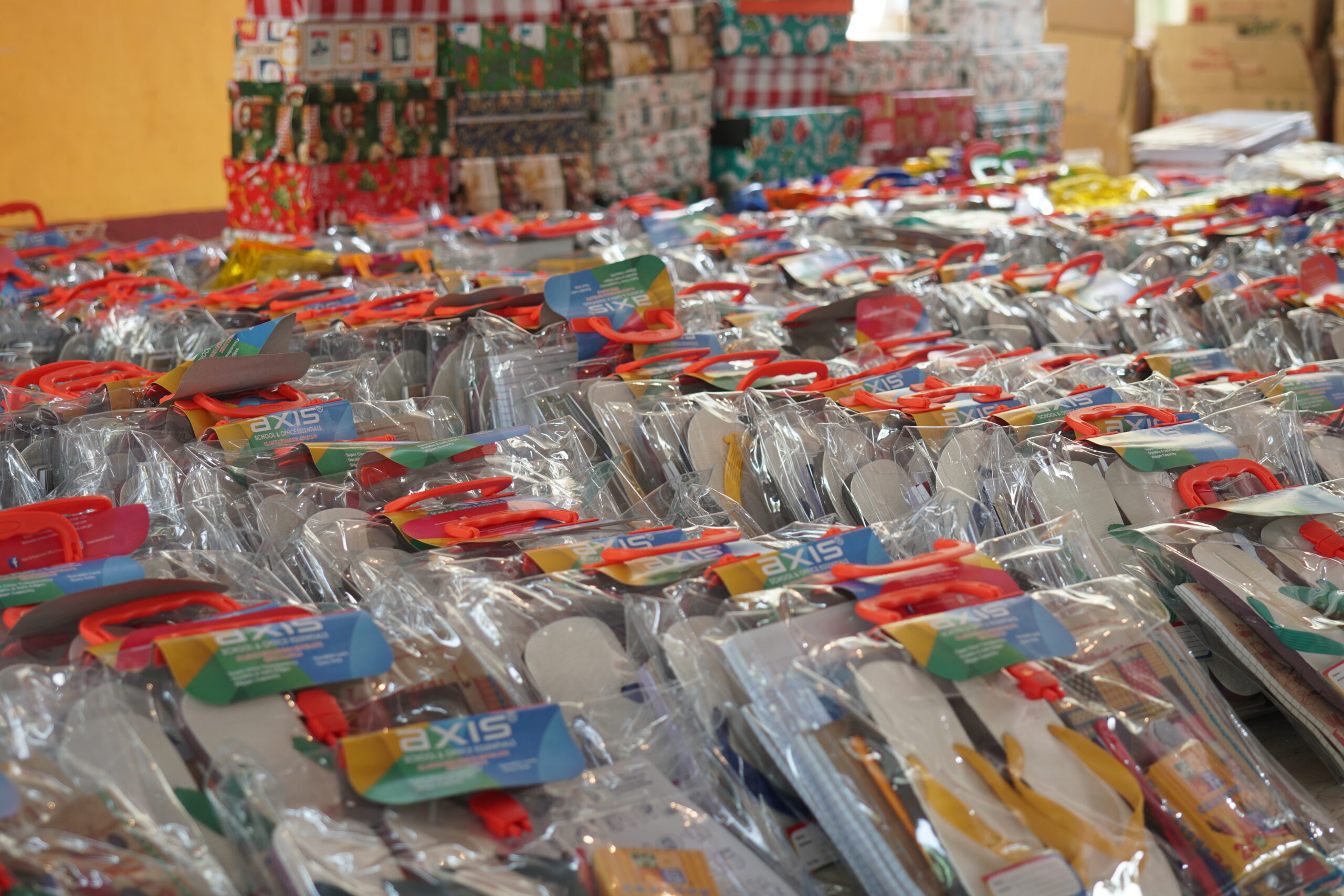 This Campaign Is Turning Shoeboxes Into Life-Changing Dreams for Filipino Kids 2 MDIAS Shoeboxes and Dream Kits