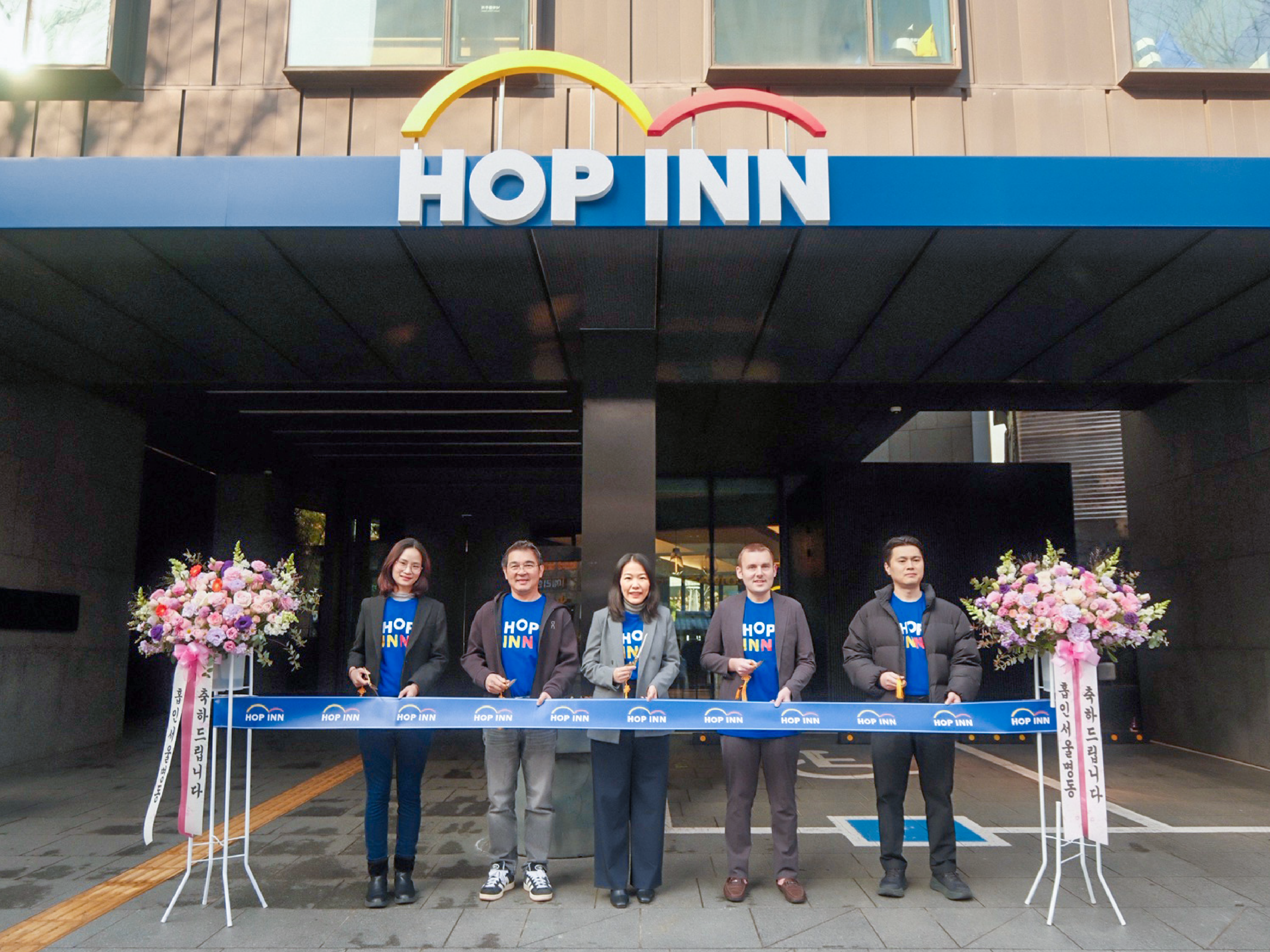 (From L-R) Ms. Noppatsorn Phatiwutthipat, Vice President of Business Development; Mr. Apichan Mapaisansin, Executive Vice President of Project Development, Property Renovation, and Operating Maintenance; Ms. Pichanun Boonpromgul, President of HOP INN Hotel Public Company Limited; Mr. Kirill Mokronosov, Senior Vice President of International Operations; Mr. Park Sungsu, HOP INN Seoul Myeongdong Hotel Manager