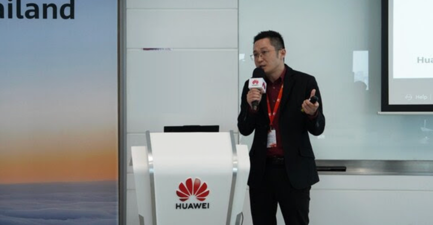 Huang Hu, Solution Architect of Sinosoft