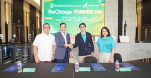 Home 9 ACMobility has partnered with Robinsons Land Corporation (RLC) to build electric vehicle charging stations in RLC properties across the country, making EV charging accessible to more Filipinos. In photo (L-R): Jericho Go, Robinsons Offices Senior Vice President and Business Unit General Manager; Mybelle Aragon-GoBio, Robinsons Land President and CEO; Jaime Alfonso Zobel de Ayala, ACMobility CEO; and Carla Buencamino, ACMobility Head of Mobility Infrastructure.