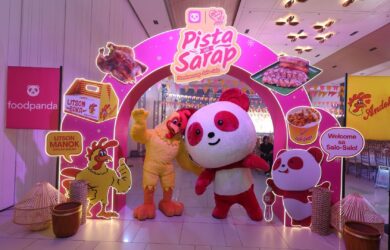 2 Two fan favorite mascots Pau Pau and Andy came together at Pista ng Sarap to celebrate Andok s official return to foodpanda