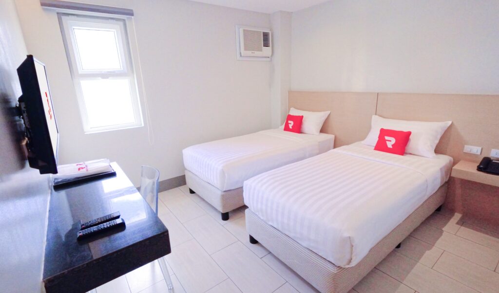 Red Planet Cavite City Twin Room