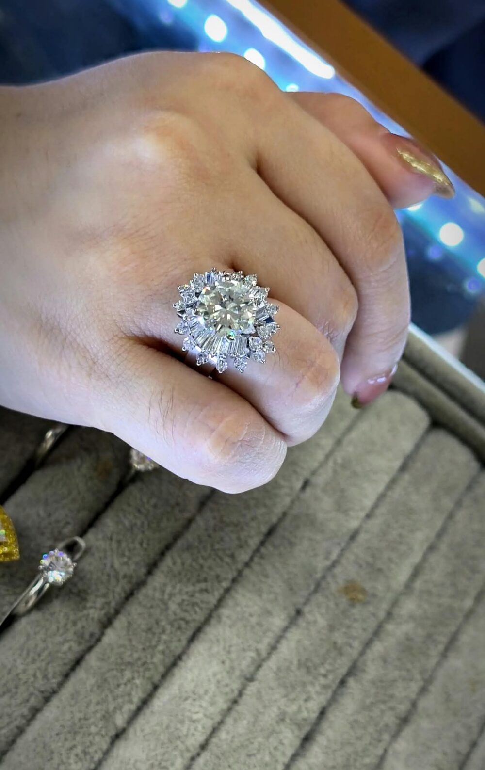 The Dainty Queen PH Ring
