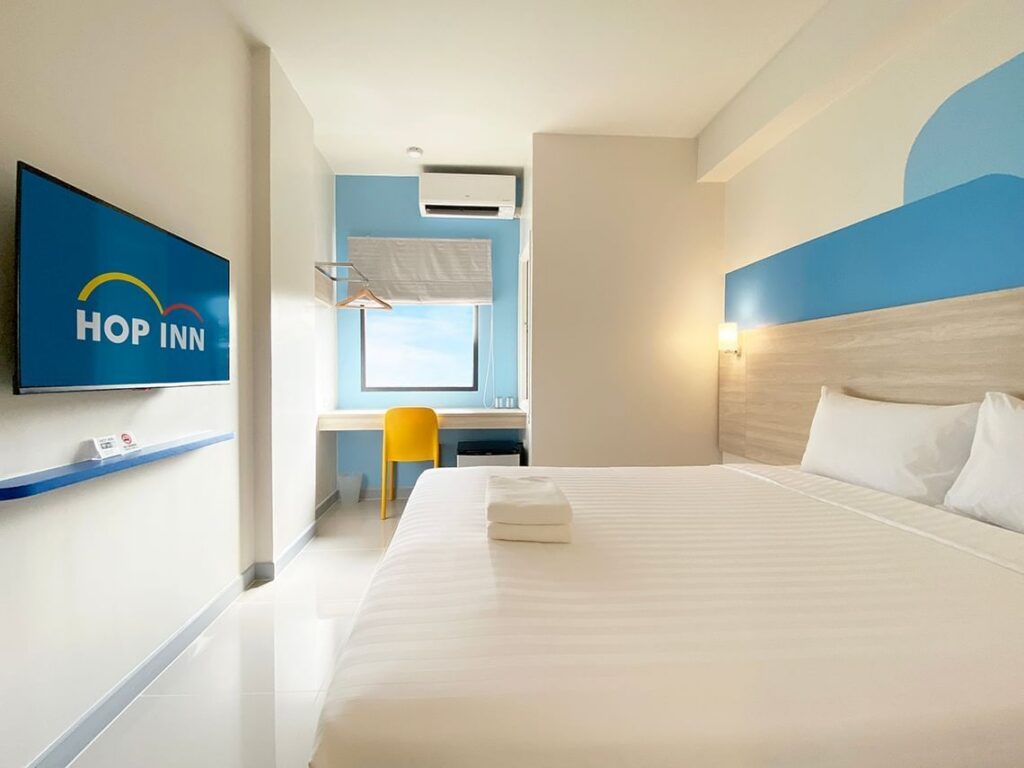 Where to Stay in Bangkok for Easy Travel Across Thailand 4 doubleroom02