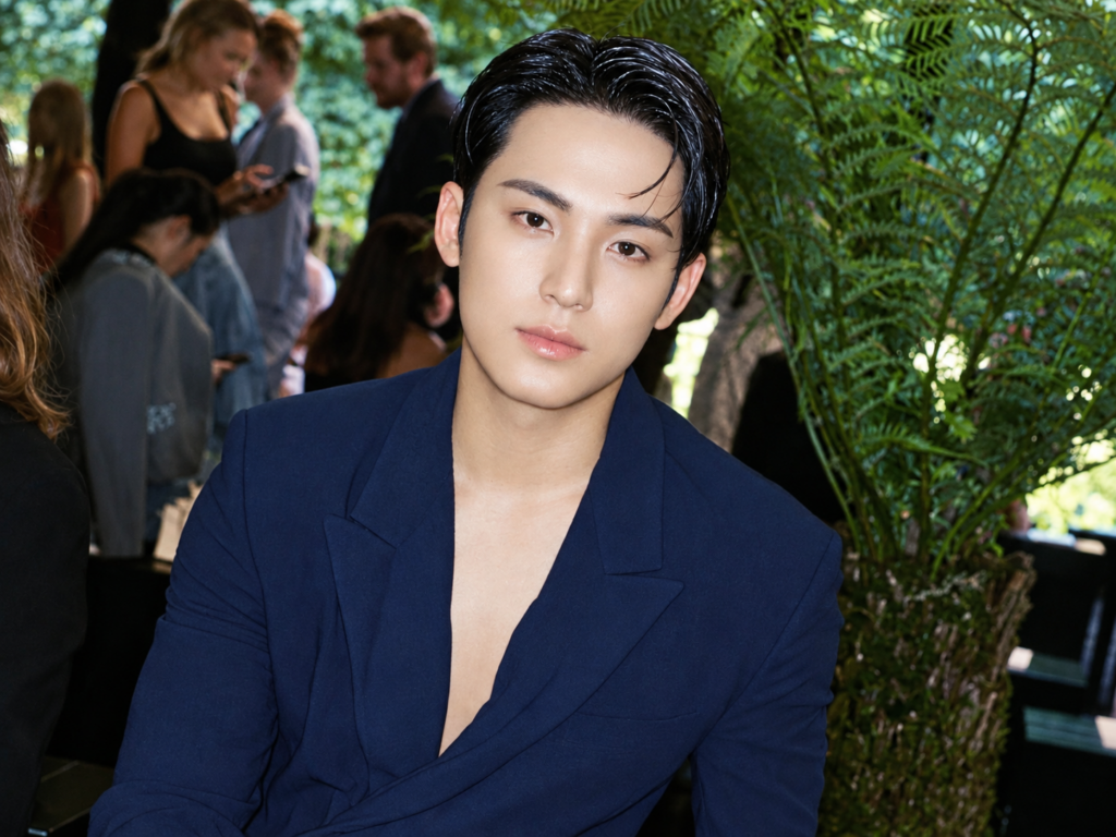 SEVENTEEN’s MINGYU Unveils Limited-Edition Six-Pack Chocolate Collection Across Asia 1 SEVENTEEN's Kim Mingyu