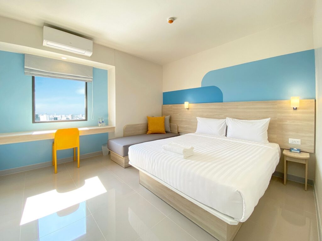 Where to Stay in Bangkok for Easy Travel Across Thailand 2 hop inn bangkok krung thonburi station hop plus room jpg standard 2