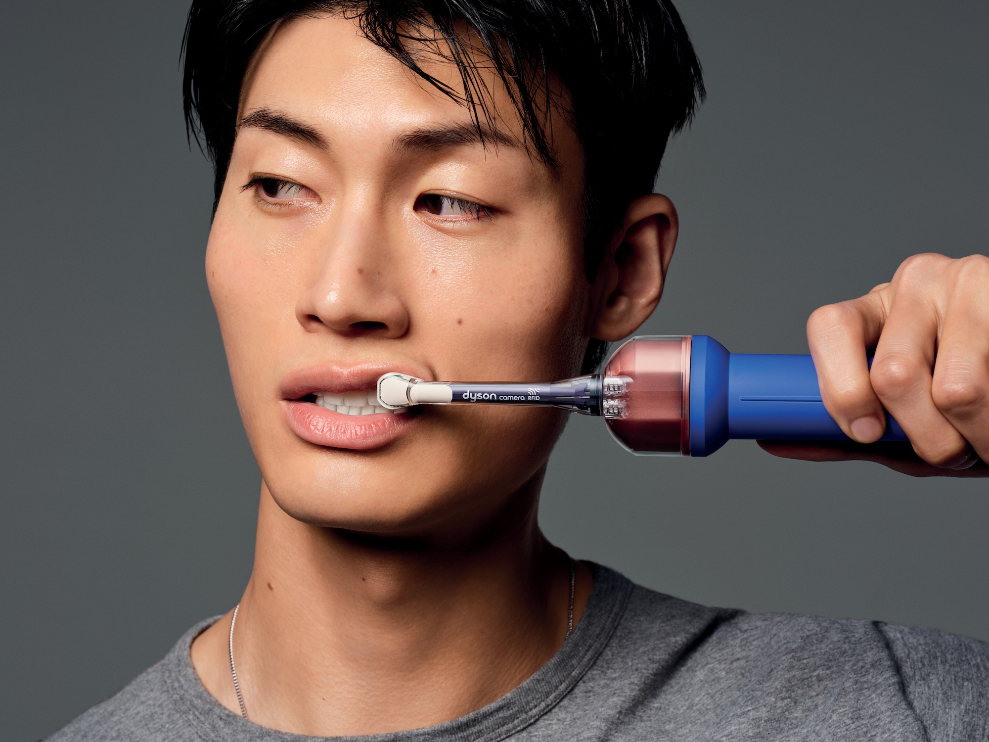 Dyson Releases Toothbrush Equipped With a Camera and a Jet for Precise Teeth-Cleaning 1 Dyson CameraJet