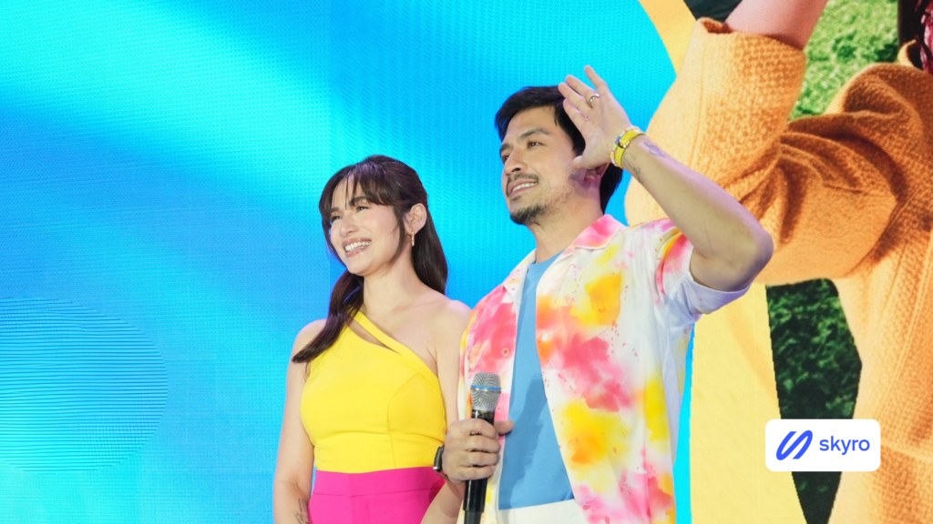 Jennylyn Mercado, Dennis Trillo Showcase Their Chemistry on Stage 1 Jennylyn Mercado and Dennis Trillo at Skyro Move event